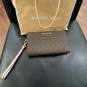 Michael Kors Jet Set Travel Large Double Zip Wristlet.